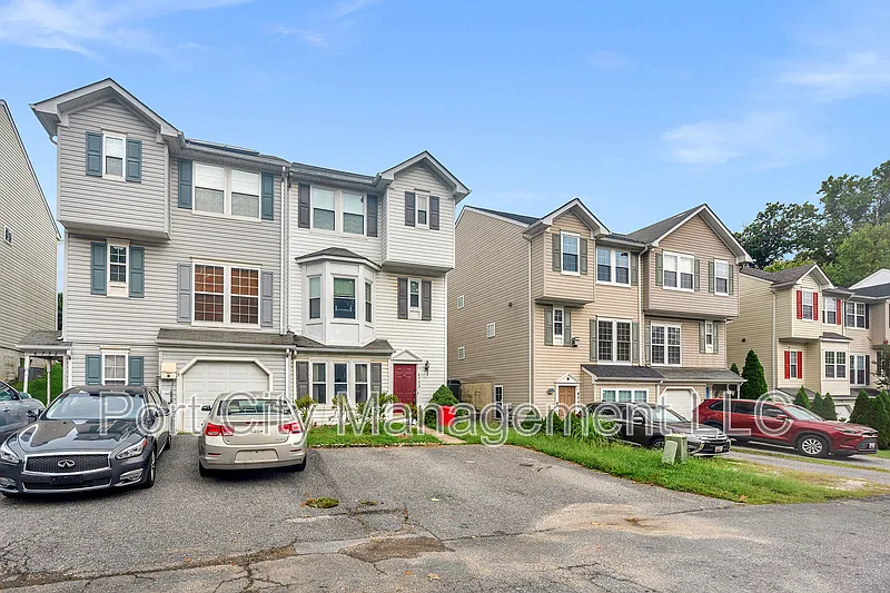 1 bed, 1.0 bath, 650 sqft, $1,300 — Photo 2