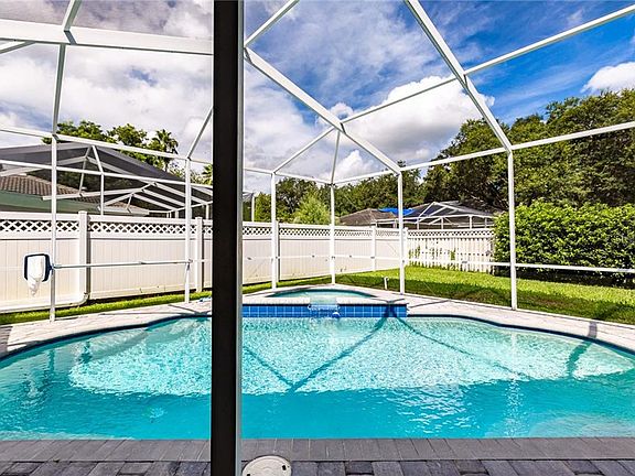 3rd image of 9355 Wellington Park Cir