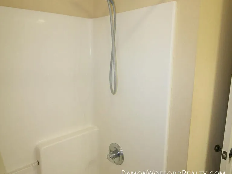 614 Oak Park Cir — Photo 19