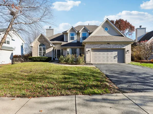 563 Capital Ln, Gurnee, IL 60031