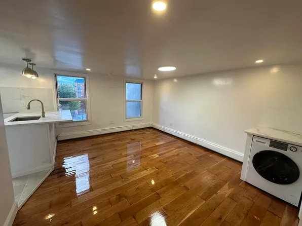 489 Monroe Street image 2 of 12