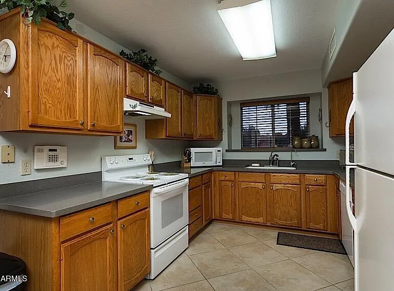 926 W San Mateo Ct — Photo 10