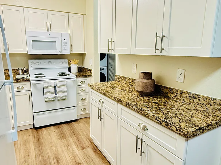 Cambria — Photo 15