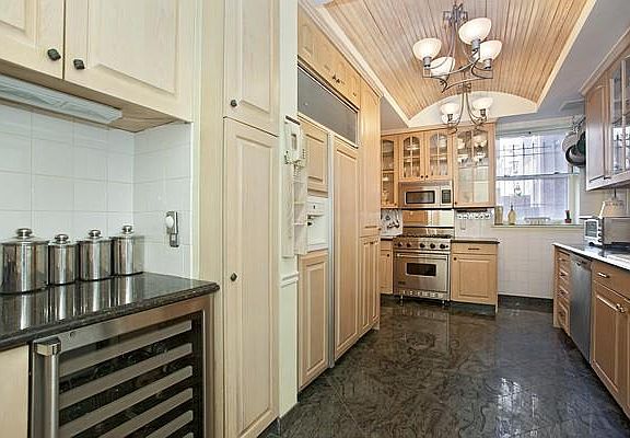3rd image of 171 W 71st St #4-C