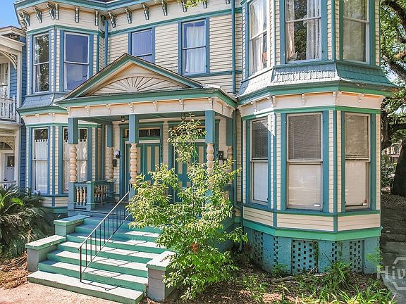 4th image of 301-303 E Henry Street