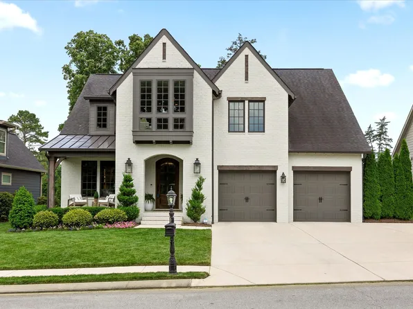 9288 White Ash Dr, Ooltewah, TN 37363