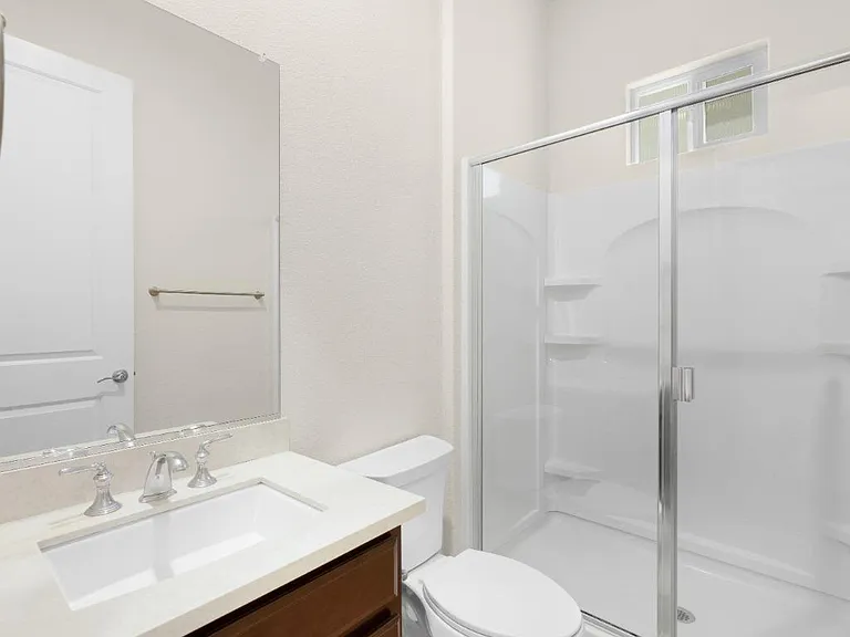 Downstairs: Full Bath