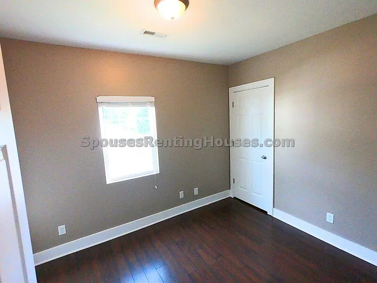 1402-1404 Charles St — Photo 8