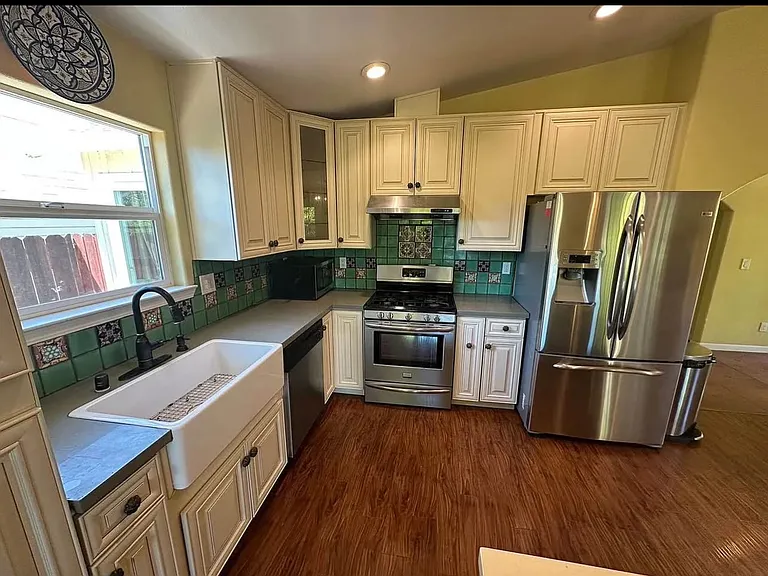 1410 Dewing Ln — Photo 8
