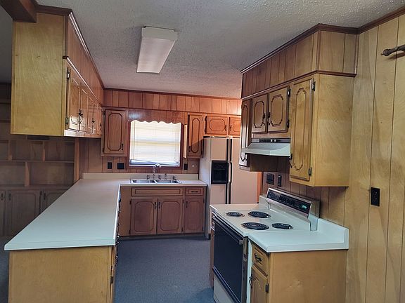 4th image of 912 N Main St