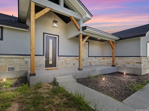 113 Carrizo Ranch, Floresville, TX 78114