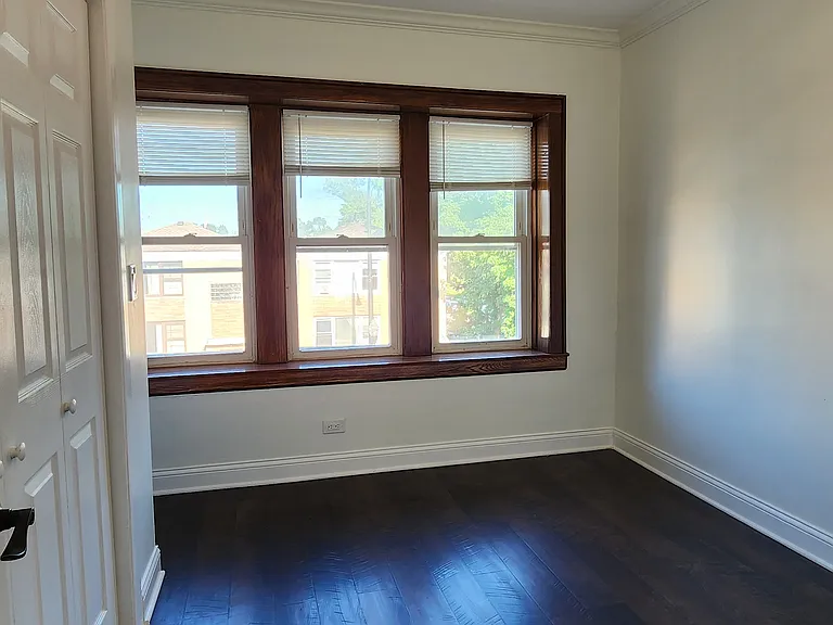 2702 N Laramie Ave #3 — Photo 10
