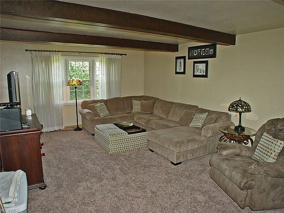 5th image of 164 Mahogany Ln