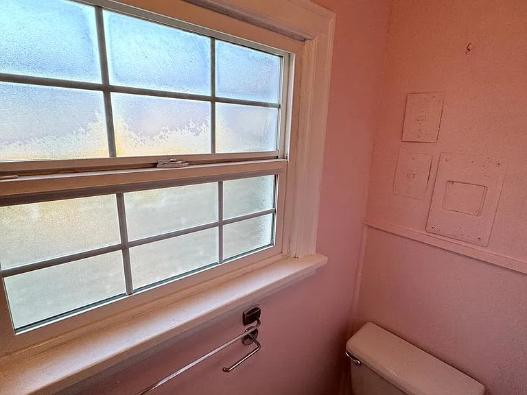 1 Bedroom duplex in downtown Eugene — Photo 12