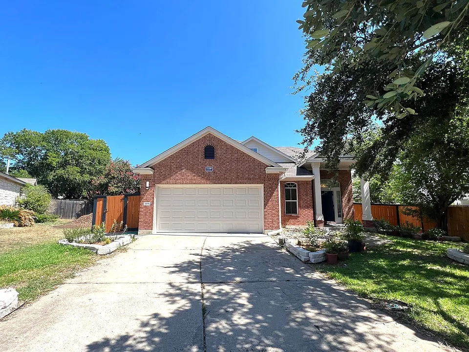 2106 Huxley Ln