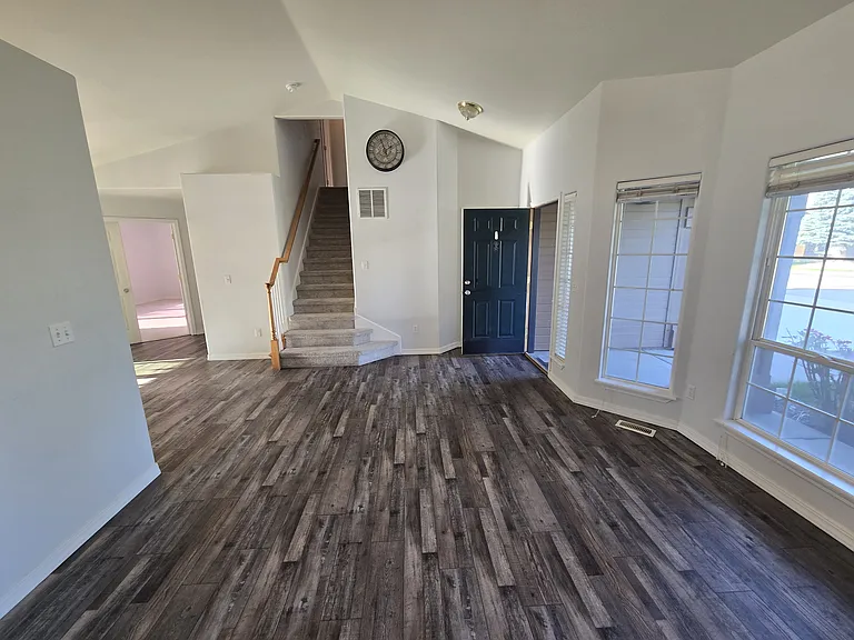 2262 N Aronmink Way — Photo 4