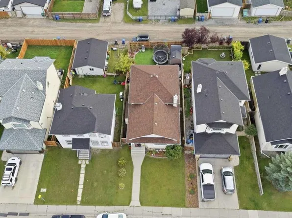 58 SW Cimarron Meadows Rd, Okotoks, AB T1S 1T6