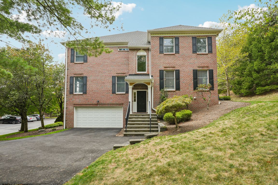 Spring Hill Cir-S2309-001.jpg