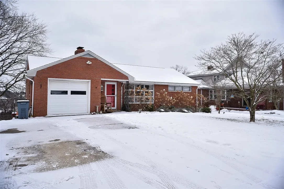 878 Ridge Rd photo 1
