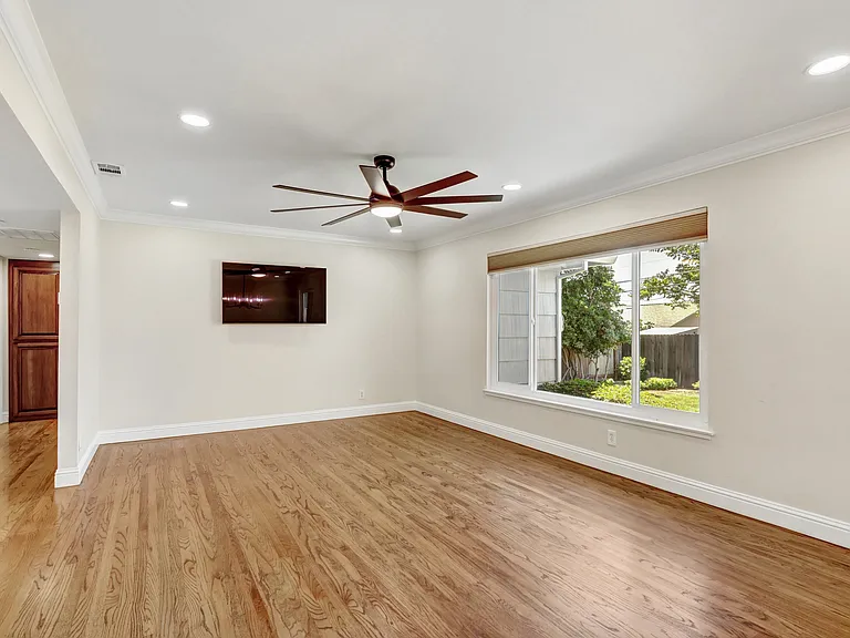 4521 Juno Way — Photo 8