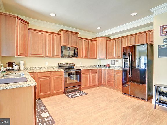 5th image of 1250 Emilys Ct