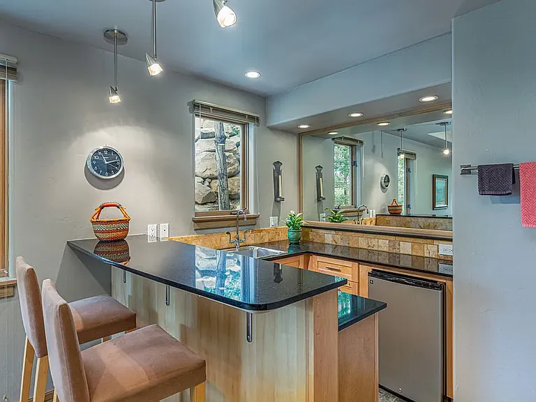 43 Ophir Dr — Photo 4