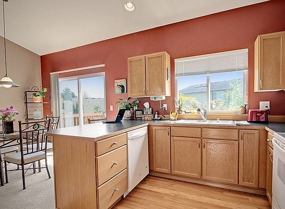 5th image of 9602 17th Pl NE