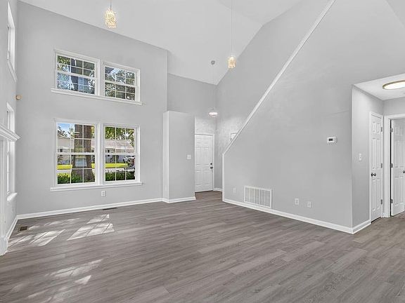 4th image of 1337 Walnut Ave