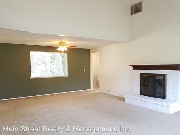 4th image of 12205 105th Ave Ct E #B