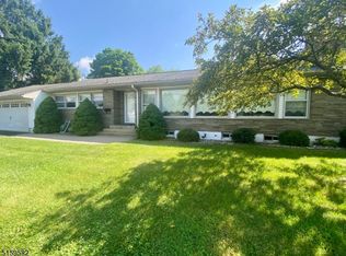 6 Richards Ave, Succasunna, NJ 07876