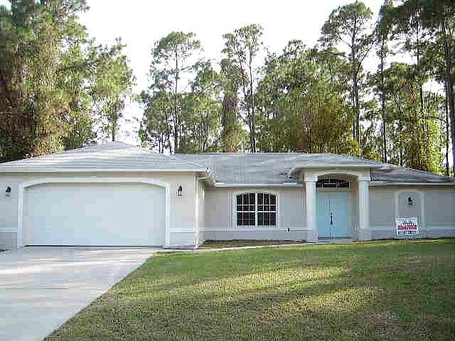 1st image of 1014 NE 33rd Ln