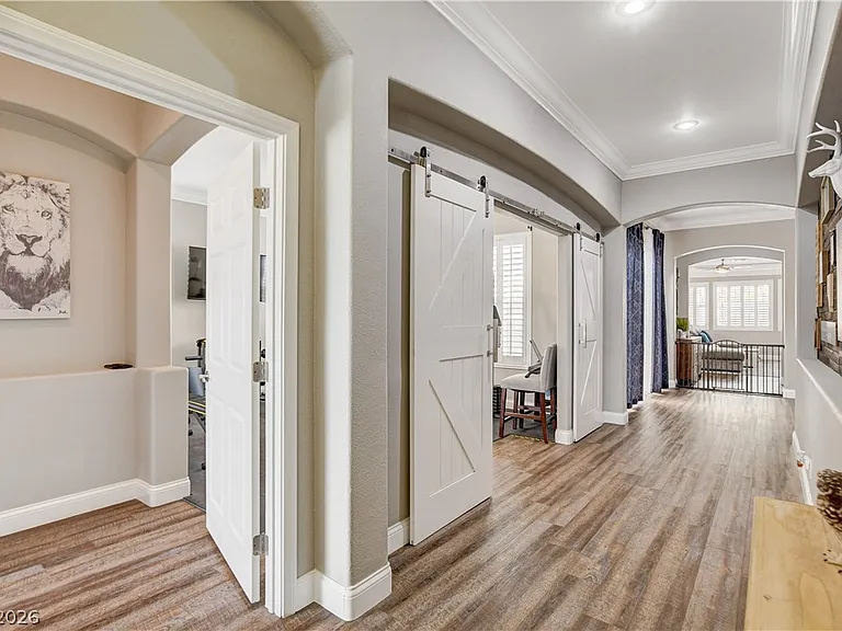 8086 Merlewood Ave — Photo 5