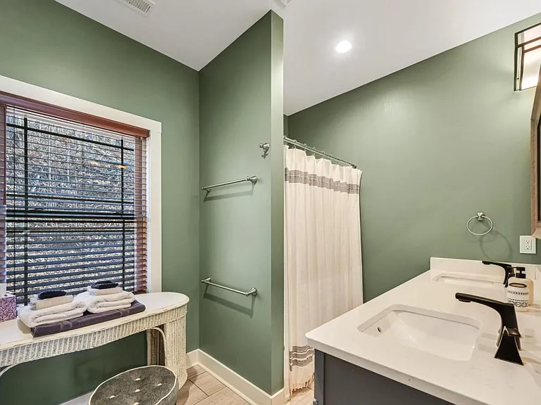 128 Old Fellowship Rd — Photo 15