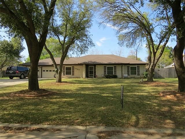 NEW SHINGLES MARCH 2015.  ALL OTHER PICTURES WITH THE ROOF SHOWING ARE WITH THE OLD SHINGLES.