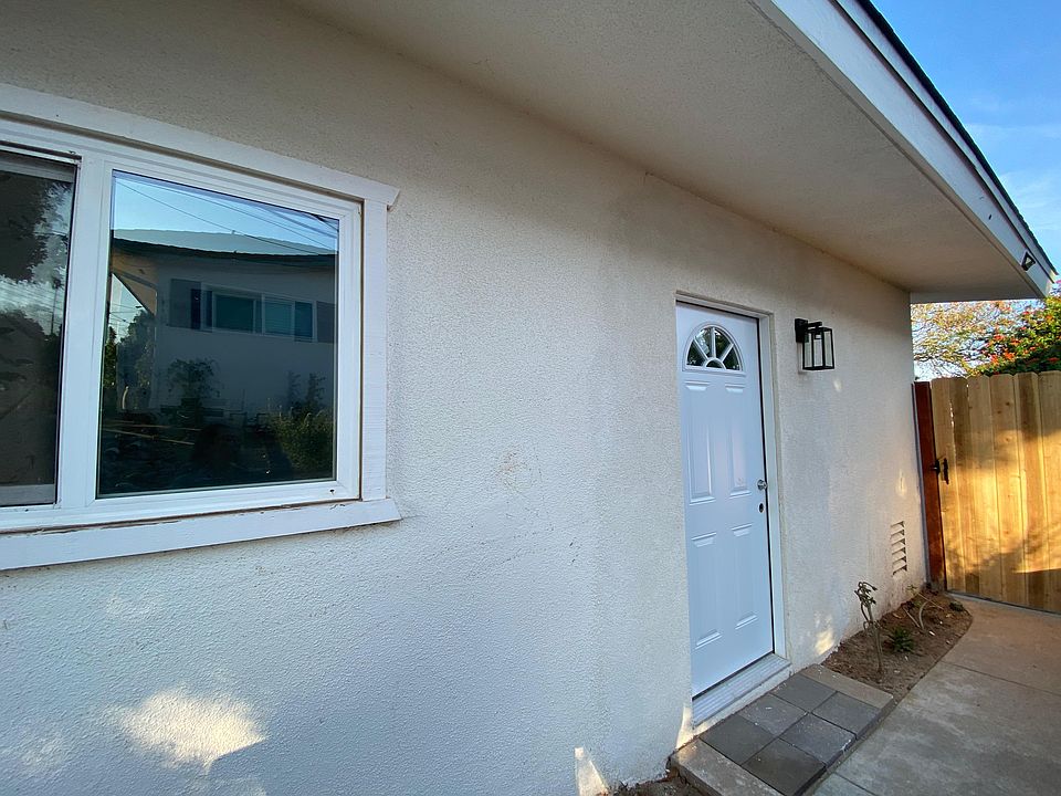 1st image of 1121 W 12th Ave