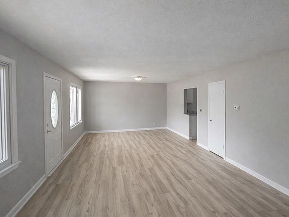 4th image of 5240 Holdrege St