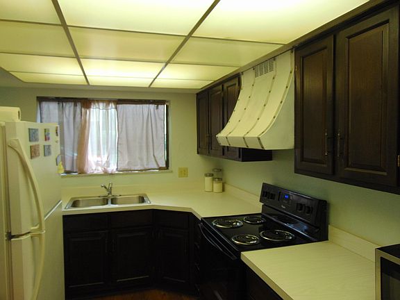 4th image of 1328 Sequoia Dr