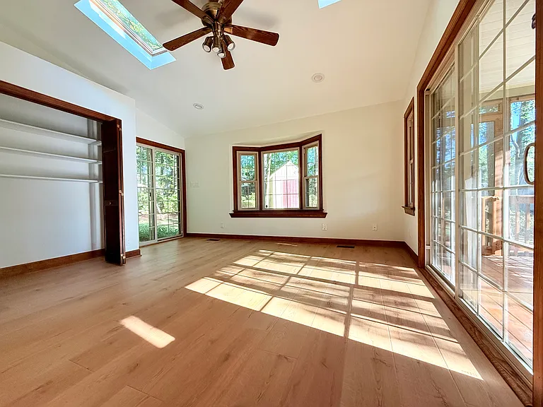 305 Melanie Ln — Photo 19