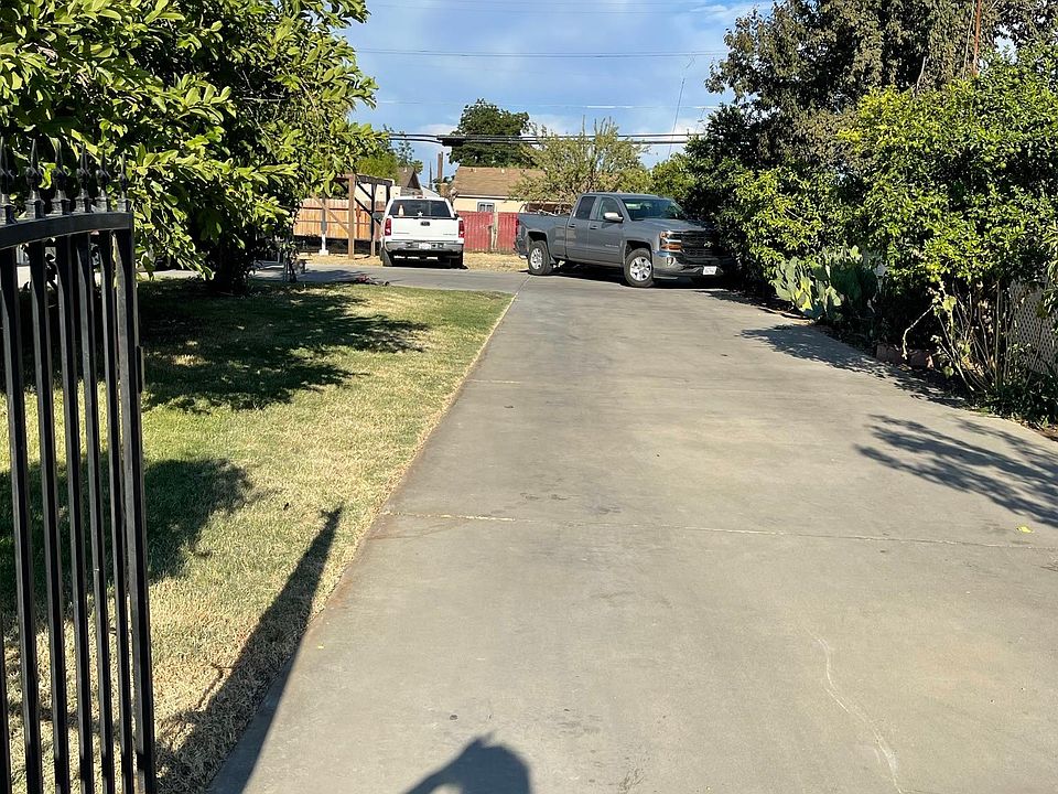 drive way at the back