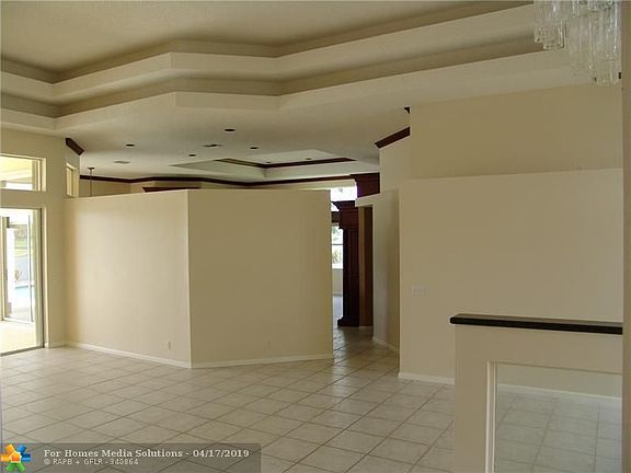 3rd image of 6538 NW 103rd Ln