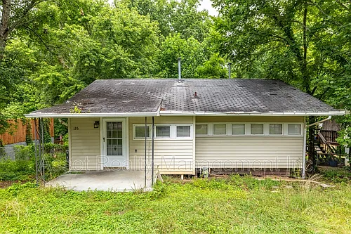 126 Wellington Cir Photo 1