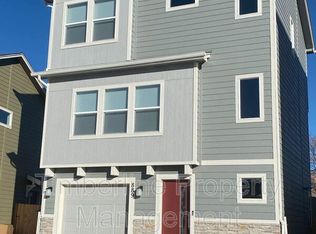 889 Grissom Dr, Colorado Springs, CO 80915