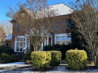 552 Meadowood Dr, Burlington, NC 27215