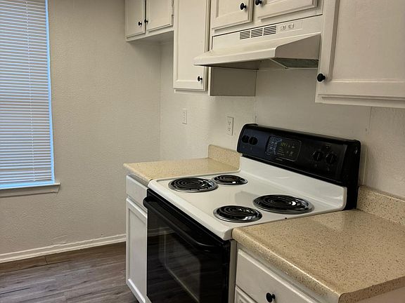 3rd image of 13121 El Sendero Dr