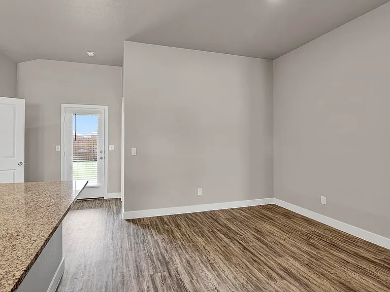 13712 Avenue S — Photo 7