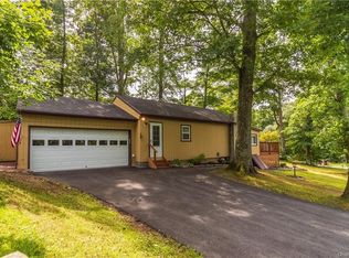 606 Lakewood Rd, Shawangunk, NY 12566