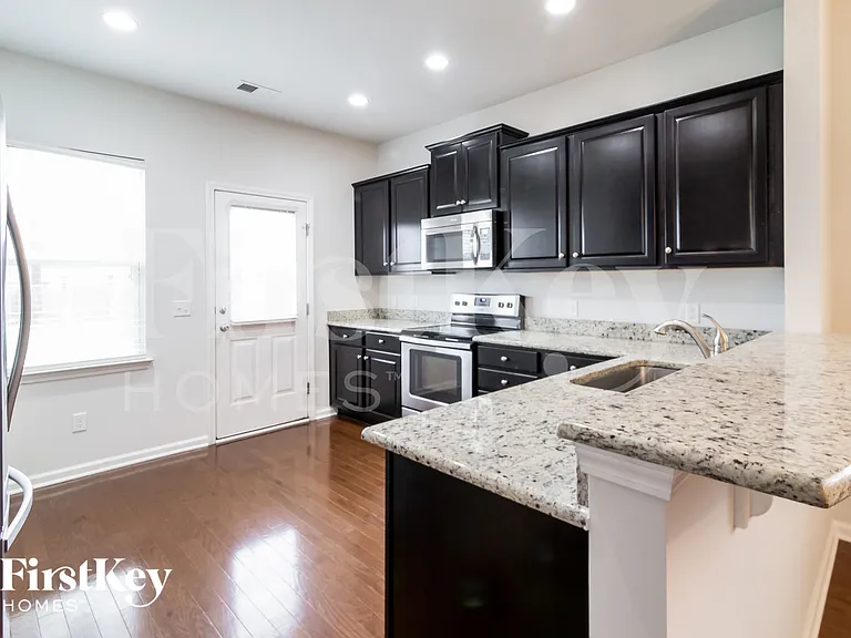 328 Cantley Ct — Photo 6