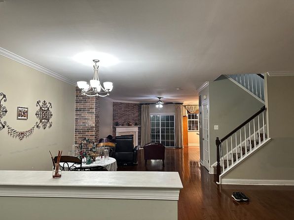 1214 Derry Ln