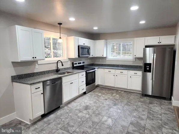 1016 Brown Ave, Cumberland, MD 21502