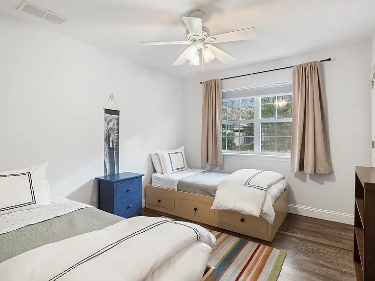 9 Montauk Ave — Photo 15